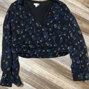 Long sleeve crop top
